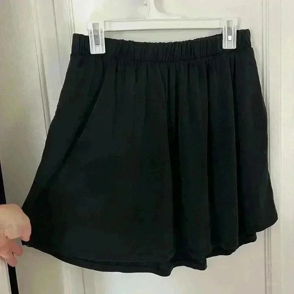 Minimum Skirt Size L skater skirt, flowy, black/ dark gray, with pockets - Picture 1 of 7
